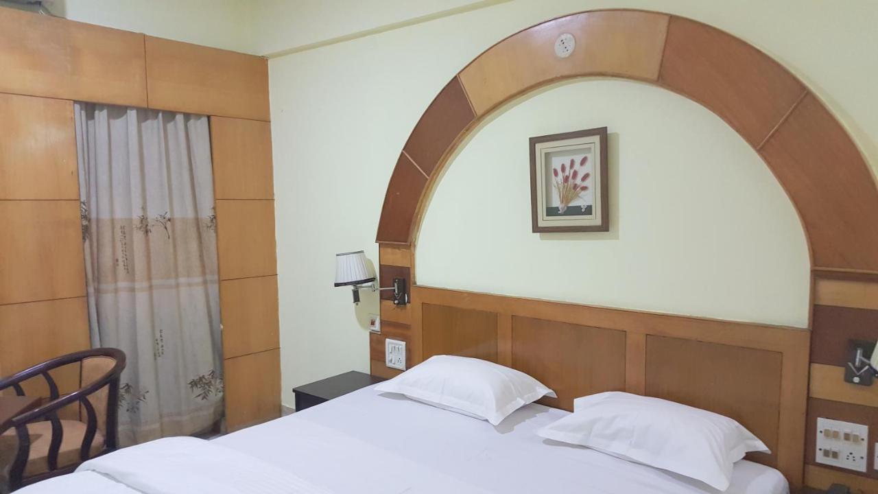 Hotel City Centaur And Convention Center- Vaccinated Staff Bangalore Exteriör bild
