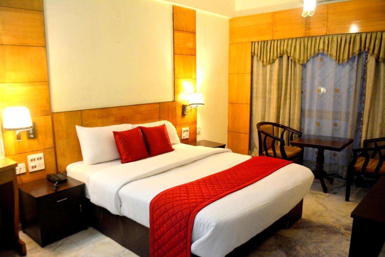 Hotel City Centaur And Convention Center- Vaccinated Staff Bangalore Exteriör bild