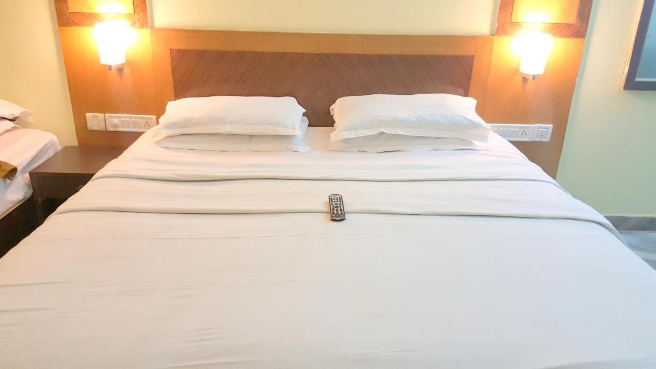 Hotel City Centaur And Convention Center- Vaccinated Staff Bangalore Exteriör bild
